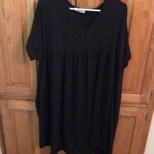 Black baby doll style dress with pockets!